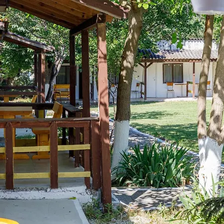 натали Parque de Campismo Ahtopol